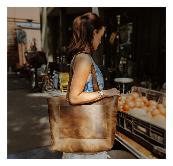 Tote Bag Lifestyle Lindy Leather low res
